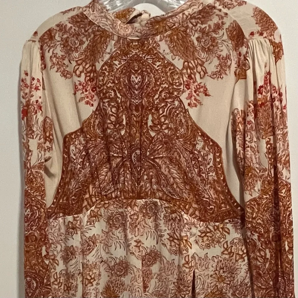 Free People Lady Luck Cut Out Back Bell Sleeve Tunic Top - Picture 4 of 11